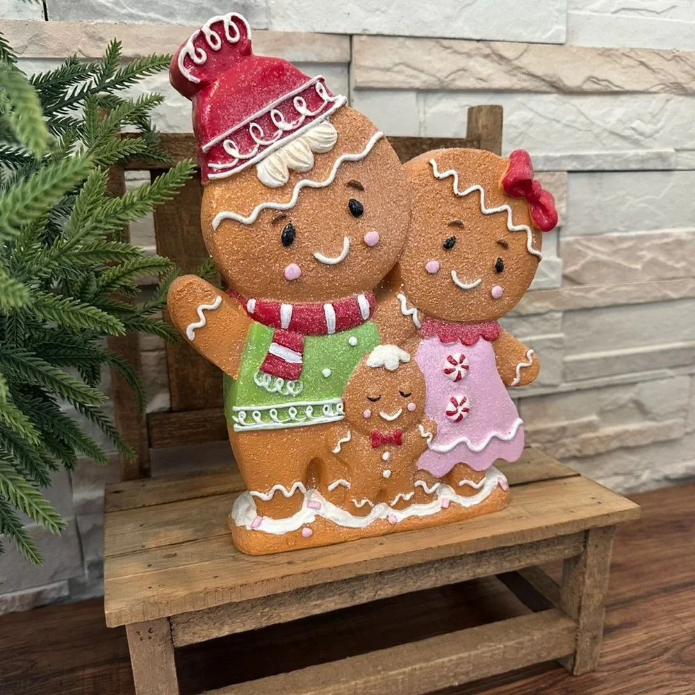 🆕 Festive Gingerbread Family Figurine – Resin Holiday Decor! - Picture 2 of 7